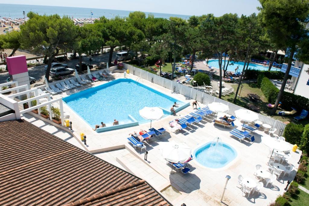 Hotel Bristol Lignano Sabbiadoro Exterior photo