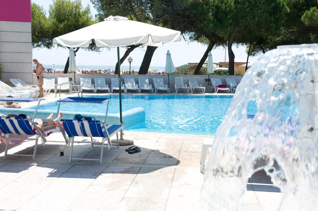 Hotel Bristol Lignano Sabbiadoro Exterior photo