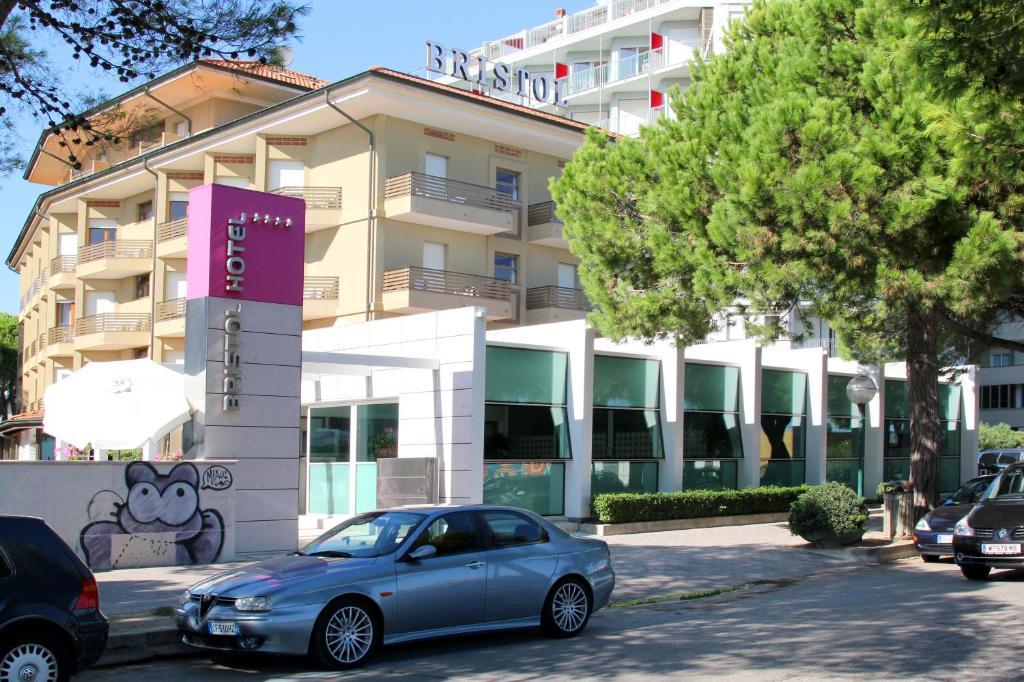 Hotel Bristol Lignano Sabbiadoro Exterior photo