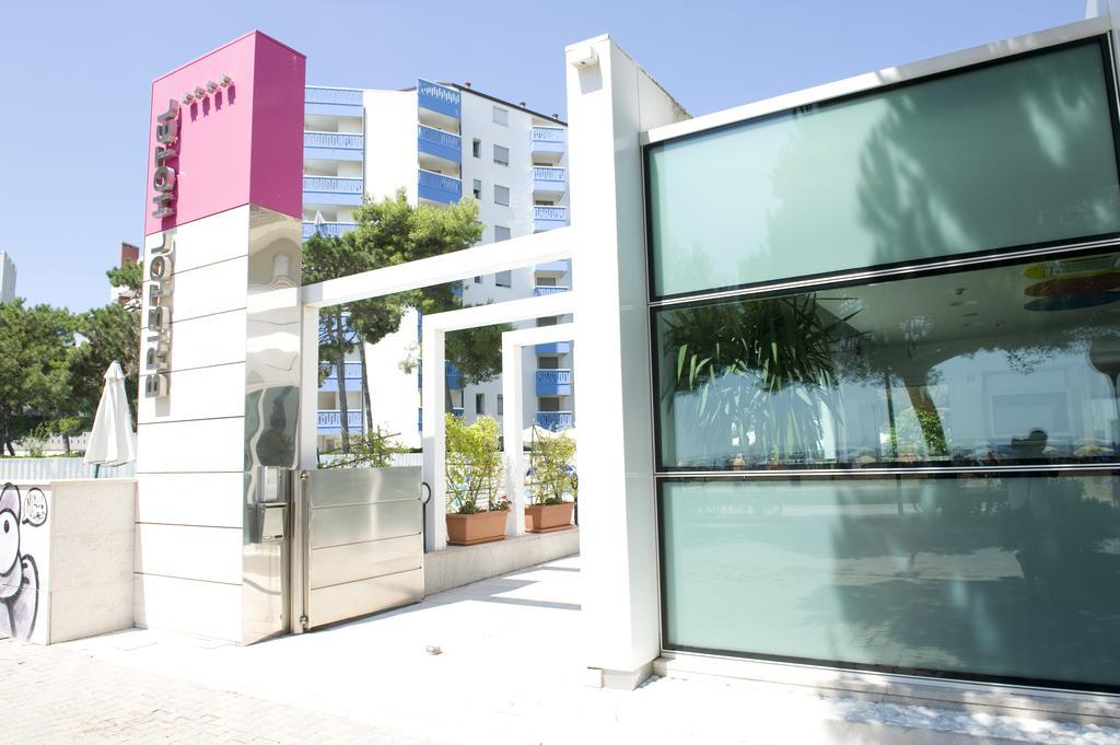 Hotel Bristol Lignano Sabbiadoro Exterior photo