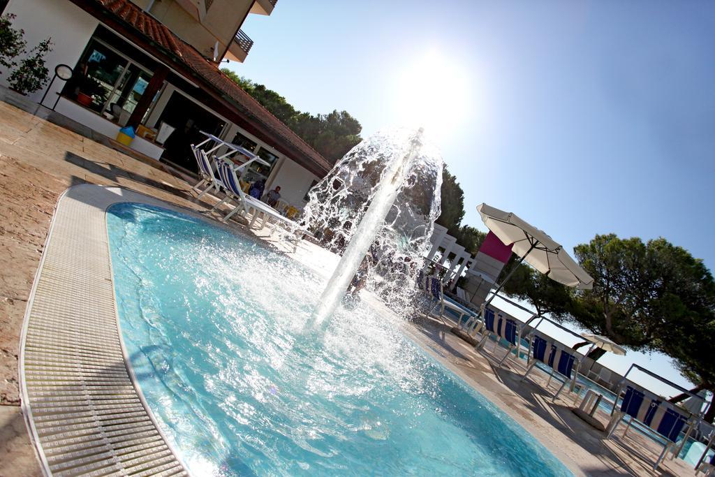 Hotel Bristol Lignano Sabbiadoro Exterior photo
